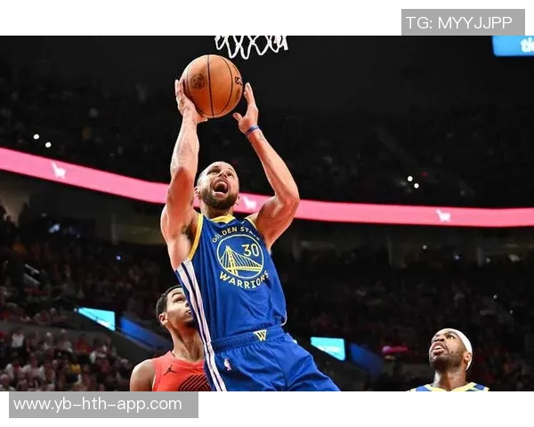 维金斯上半场表现抢眼10投7中三分球4投3中贡献17分4篮板助力球队奋战